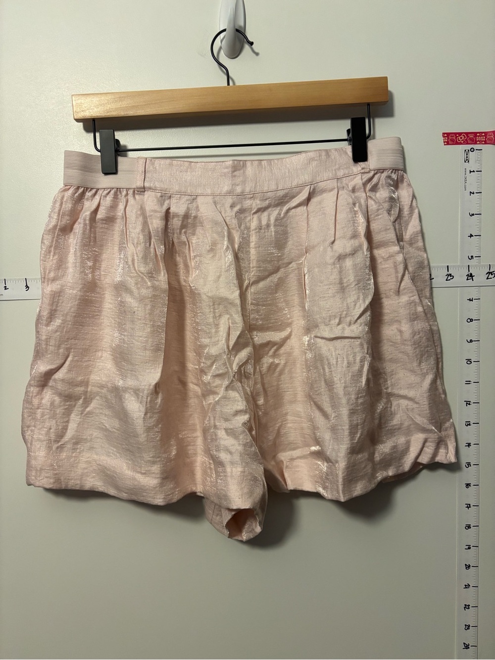 Club Monaco Women’s Pale Pink Pleated Shorts size 10 - Picture 2 of 6